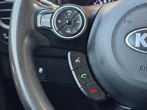 Used 2016 Kia Soul image 17