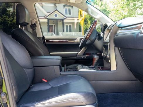 Used 2018 Lexus GX 460 Premium AWD/4WD image 46