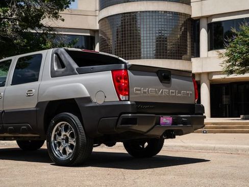 Used 2004 Chevrolet Avalanche 2WD image 50
