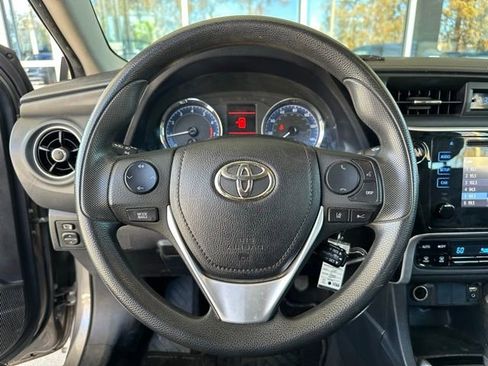 Used 2018 Toyota Corolla LE image 17