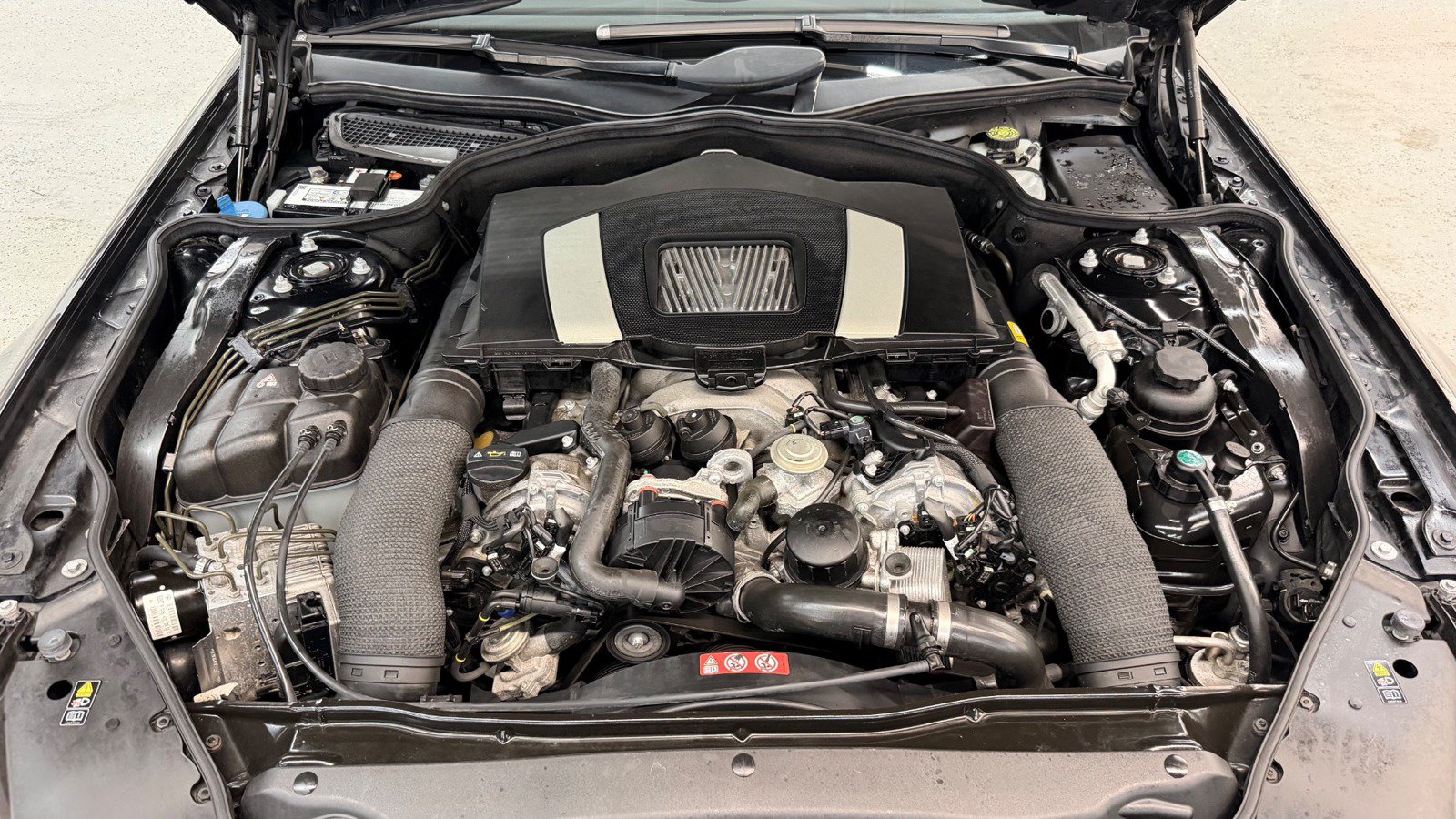 Used 2011 Mercedes-Benz SL 550 image 10