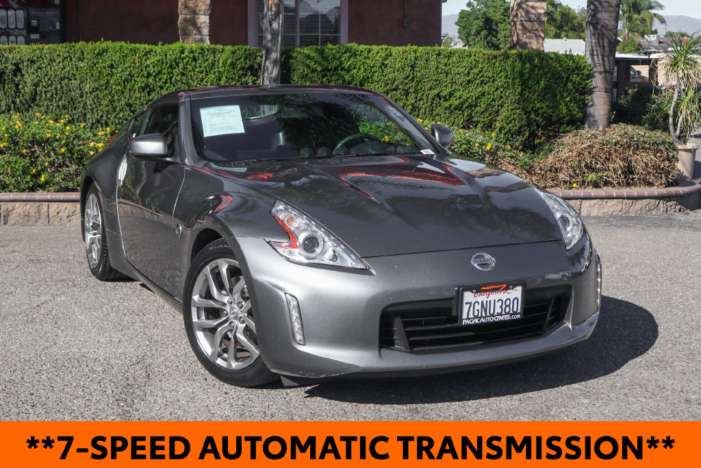 Used 2014 Nissan 370Z Coupe RWD image 2