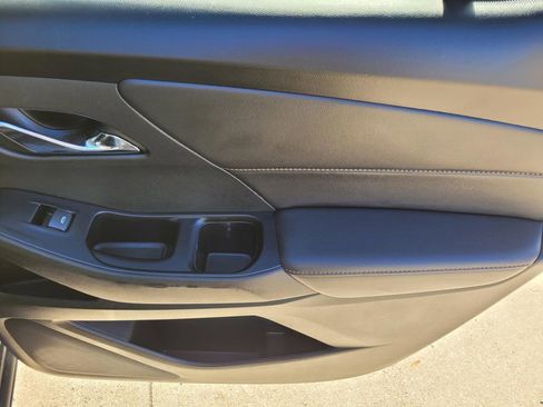 Used 2020 Chevrolet Traverse LS image 11