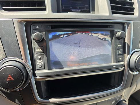 Used 2013 Toyota Highlander SE image 14