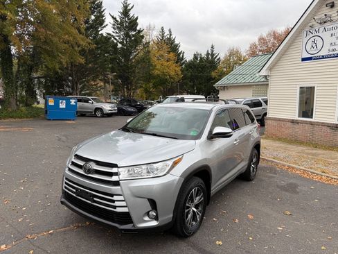 Used 2017 Toyota Highlander Plus image 3