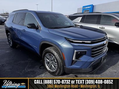 Used 2025 Chevrolet Traverse LT