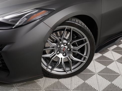 Used 2025 Chevrolet Corvette Z06 w/ Battery Protection Package image 29