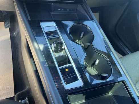 Used 2024 Volkswagen Atlas Cross Sport SE w/ Panoramic Sunroof Package AWD/4WD image 23