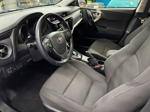 Used 2018 Toyota Corolla iM image 13