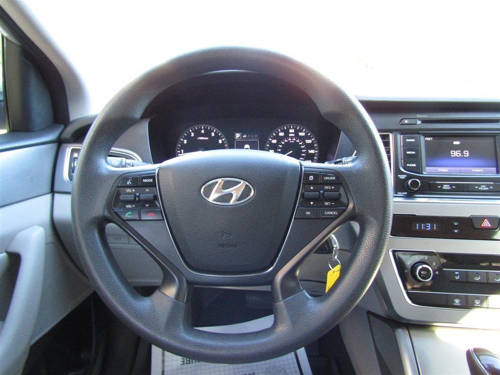 Used 2015 Hyundai Sonata SE w/ Option Group 09 FWD image 22