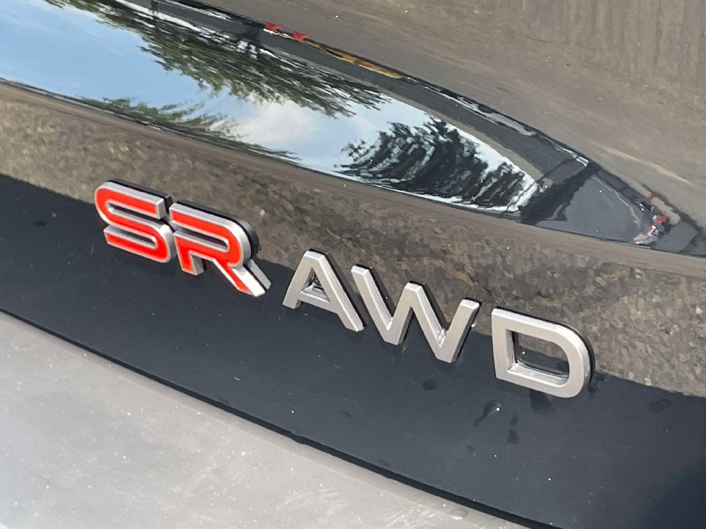 Used 2025 Nissan Kicks SR AWD/4WD image 9