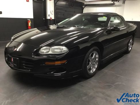 Used 2000 Chevrolet Camaro Z28 w/ Sport Appearance Pkg RWD image 16