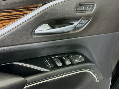 Used 2024 Cadillac Escalade ESV Luxury image 19