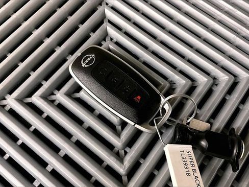 New 2026 Nissan Kicks SR image 12