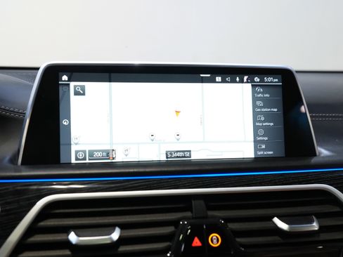 Used 2020 BMW 750i xDrive image 46
