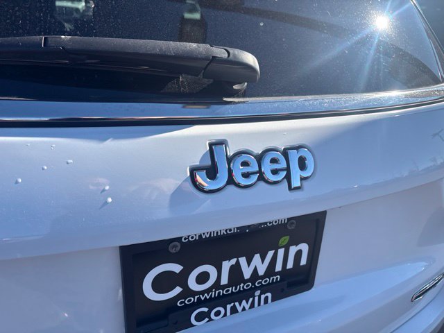 Used 2024 Jeep Compass Latitude AWD/4WD image 15