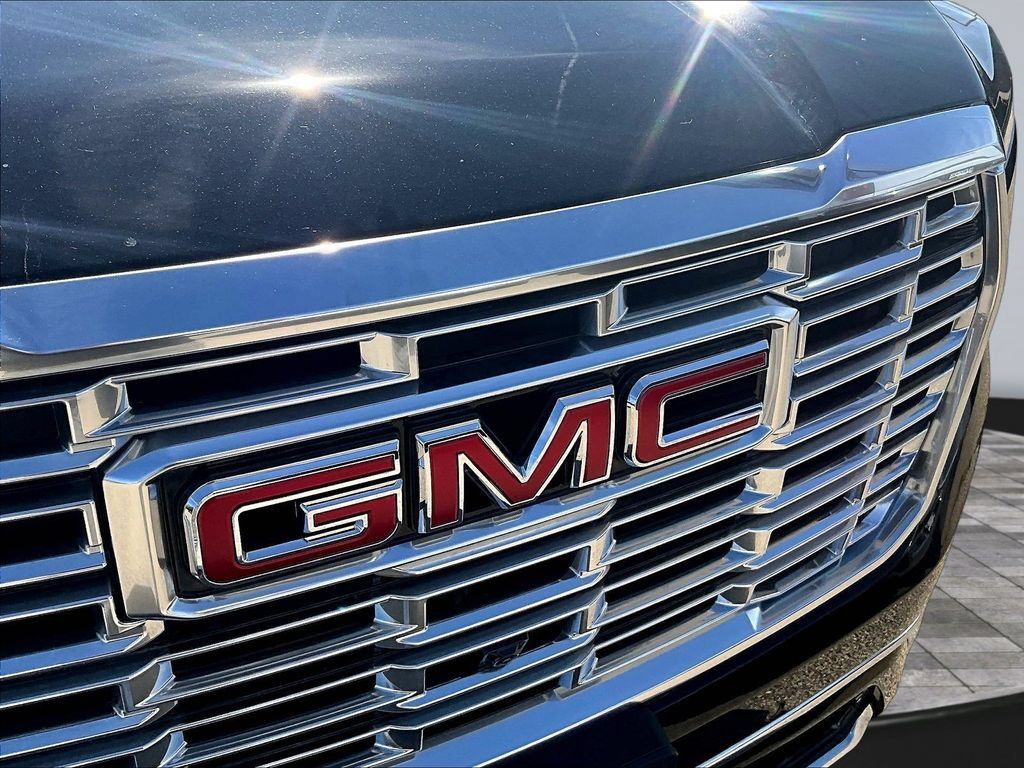 New 2026 GMC Yukon XL Denali w/ Denali Reserve Package AWD/4WD image 37