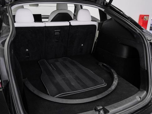 Used 2021 Tesla Model Y Long Range image 58