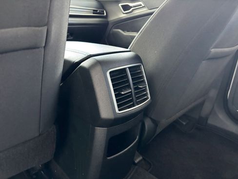 Used 2025 Kia Sportage LX FWD image 24