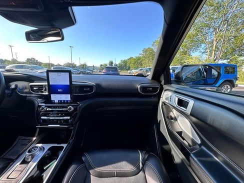 Used 2022 Ford Explorer ST w/ Equipment Group 401A AWD/4WD image 31