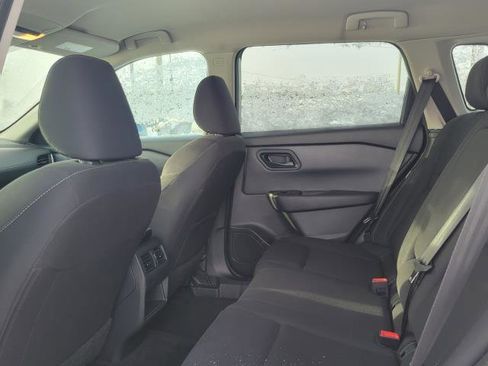 Used 2024 Nissan Rogue S image 23