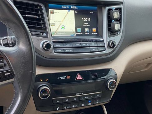 Used 2017 Hyundai Tucson SE Plus FWD image 12