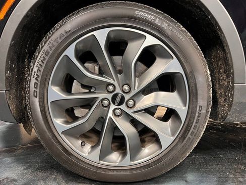 Used 2023 Lincoln Nautilus Reserve w/ Luxury Package image 24