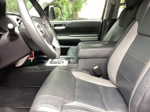 Used 2019 Toyota Tundra Limited w/ Limited Premium Package AWD/4WD image 4