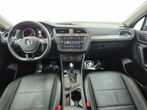 Used 2021 Volkswagen Tiguan SE AWD/4WD image 19