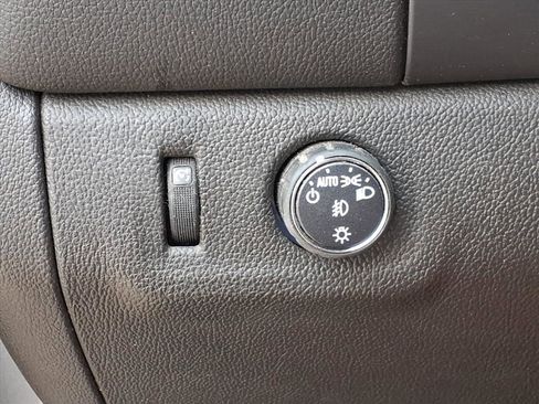 Used 2021 Chevrolet Colorado LT w/ LT Convenience Package image 12