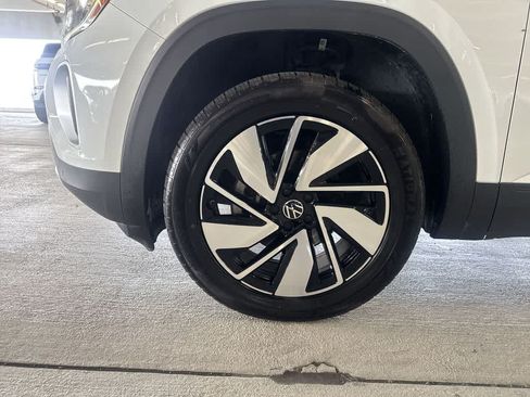 Used 2025 Volkswagen Atlas SE FWD image 10
