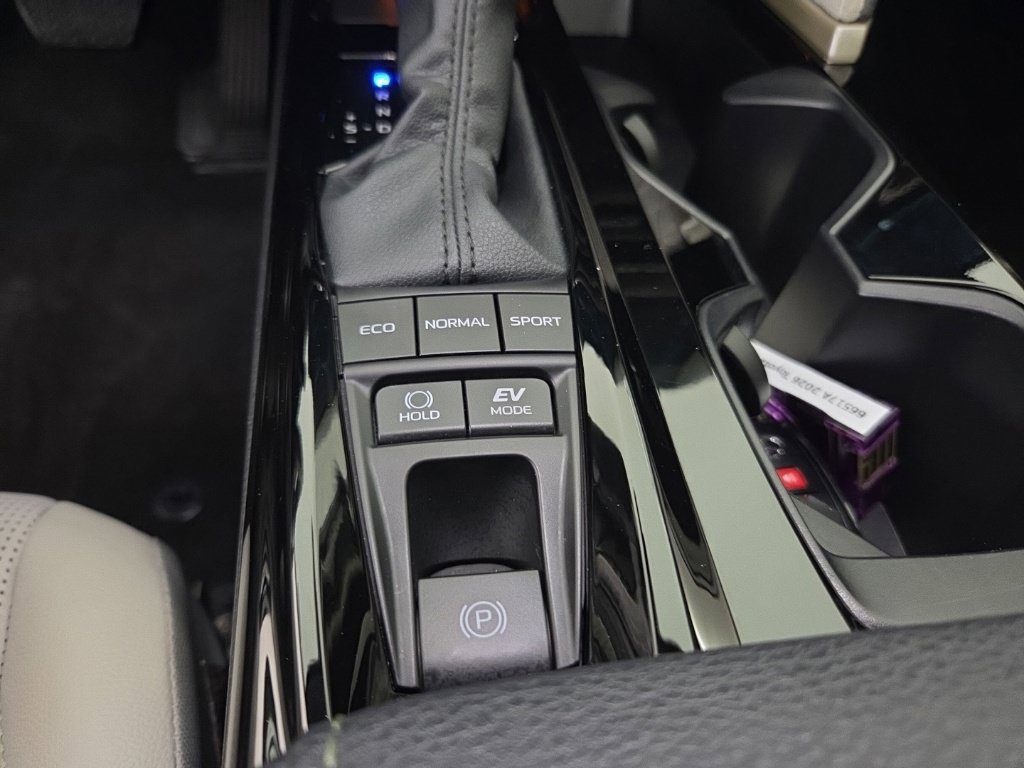 Used 2026 Toyota Camry XLE w/ Premium Plus Package AWD/4WD image 39