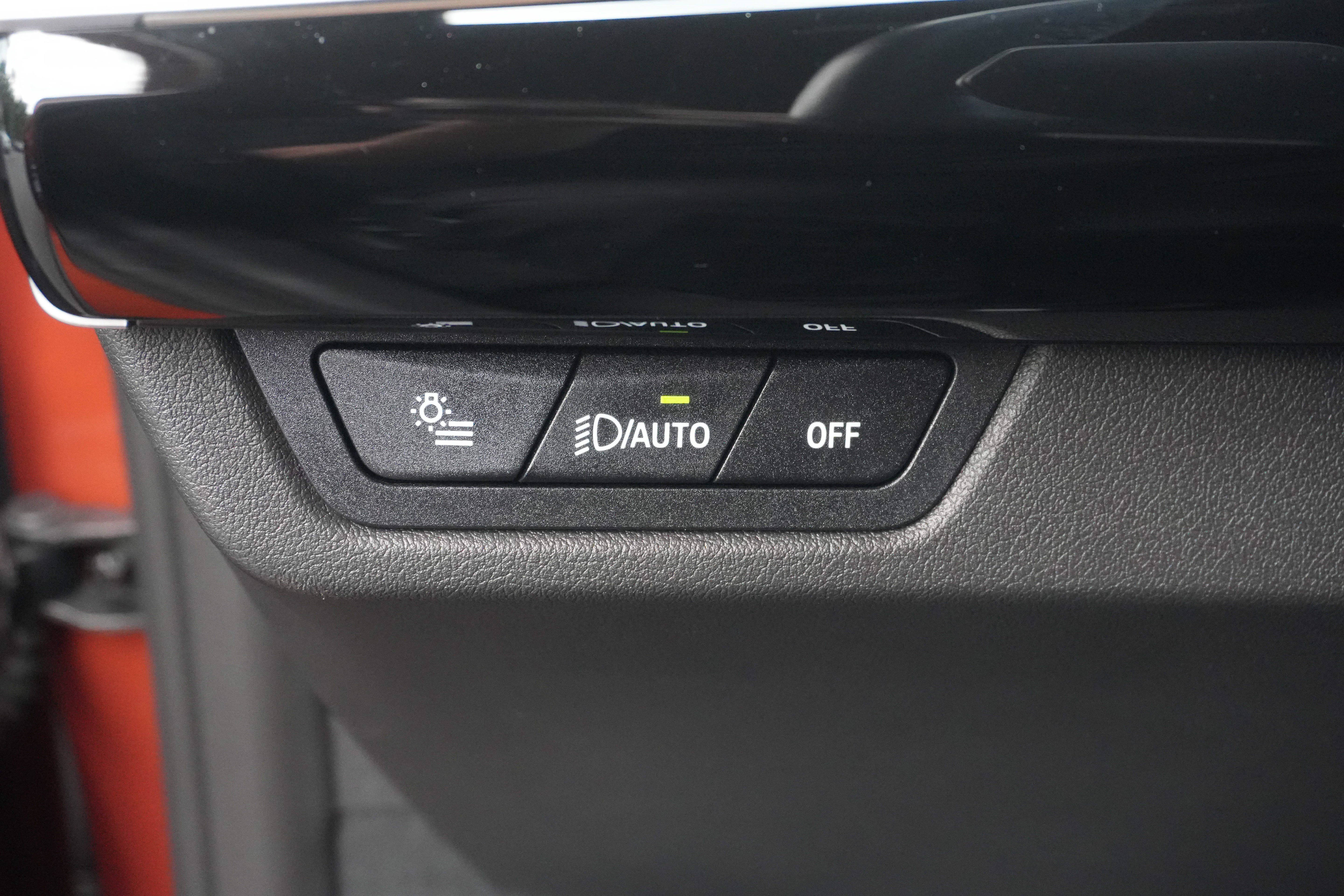 Certified 2025 BMW X2 xDrive28i AWD/4WD image 16