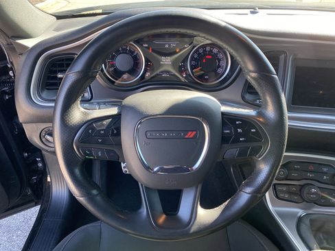 Used 2019 Dodge Challenger R/T image 9