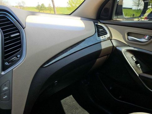 Used 2017 Hyundai Santa Fe Sport image 31