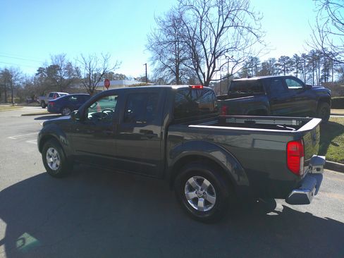 Used 2013 Nissan Frontier SV w/ SV Value Truck Pkg image 8