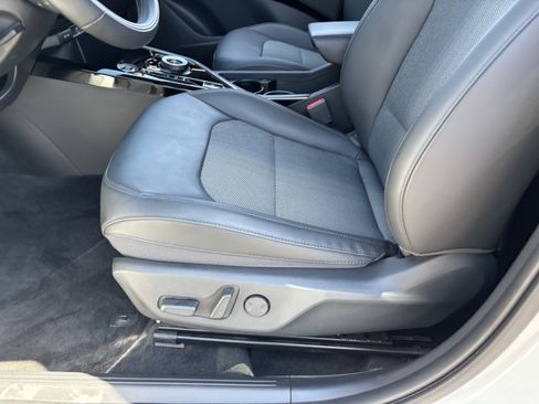 Certified 2023 Kia Niro Wind w/ Wind Preserve Package FWD image 18