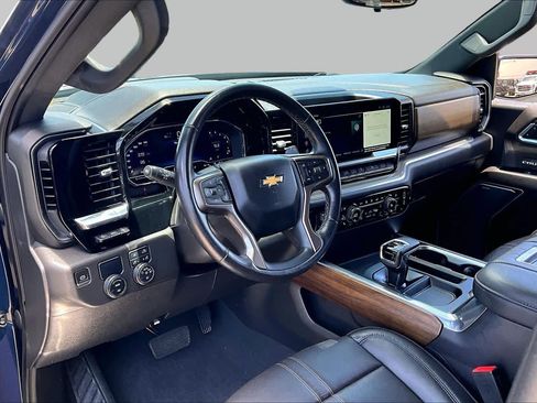 Used 2022 Chevrolet Silverado 1500 High Country w/ High Country Premium Package RWD image 18