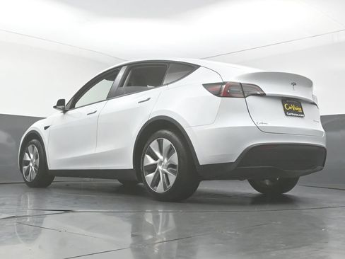 Used 2023 Tesla Model Y Long Range AWD/4WD image 44