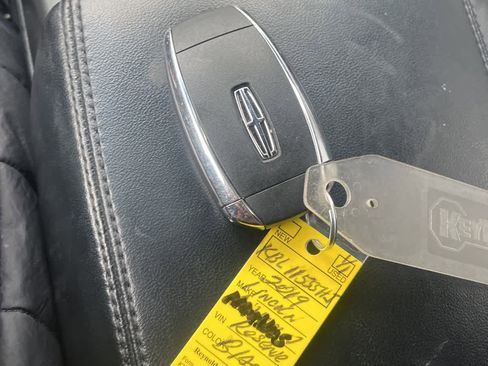 Used 2019 Lincoln Nautilus Reserve image 25