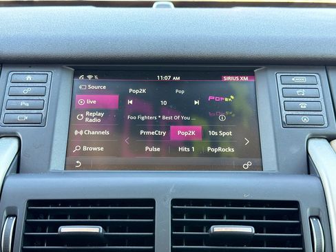 Used 2017 Land Rover Discovery Sport HSE image 30