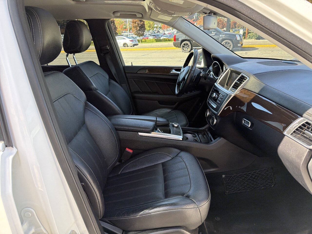 Used 2015 Mercedes-Benz GL 450 4MATIC image 17