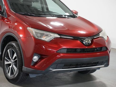 Used 2018 Toyota RAV4 XLE FWD image 4