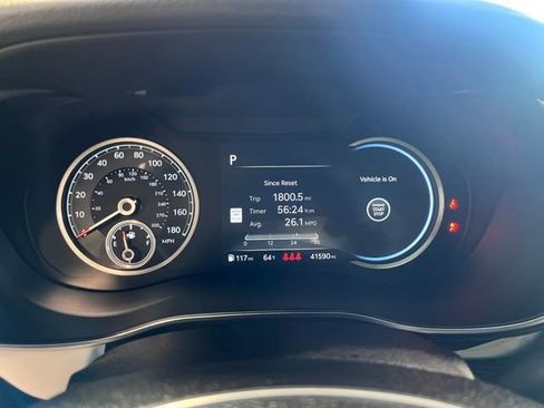 Used 2024 Genesis G70 2.5T image 25