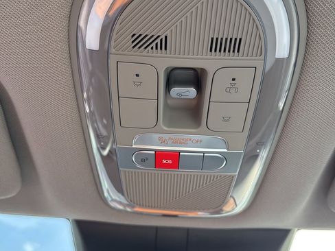 Used 2025 Hyundai Ioniq 6 Limited image 31