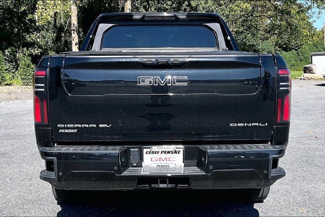 Used 2025 GMC Sierra EV Denali AWD/4WD image 7