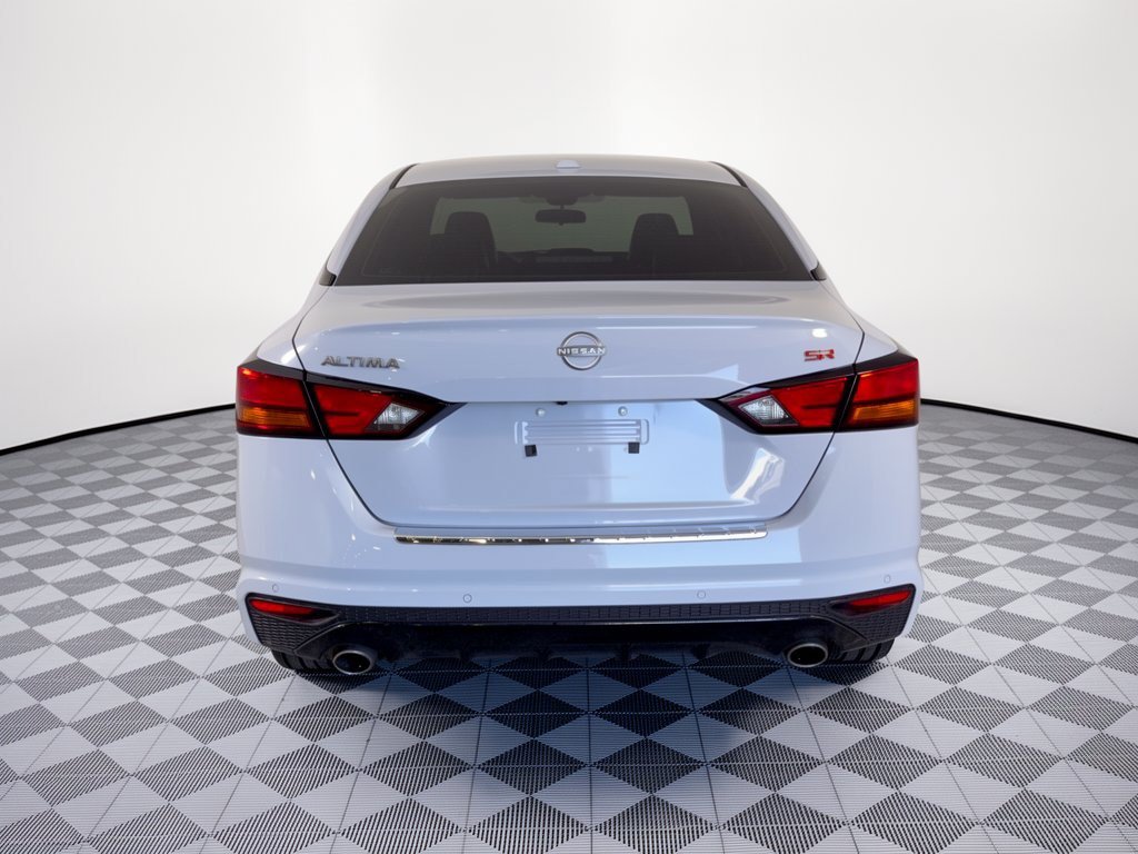 Used 2023 Nissan Altima 2.5 SR FWD image 11