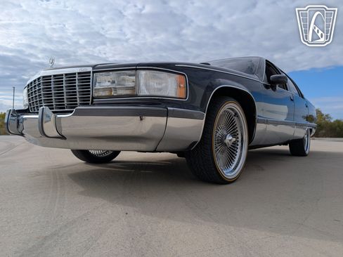 Used 1994 Cadillac Fleetwood Brougham image 4