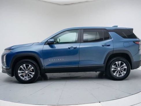 Used 2026 Chevrolet Equinox LT AWD/4WD image 3