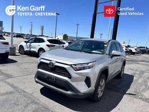 Used 2025 Toyota RAV4 XLE AWD/4WD image 1
